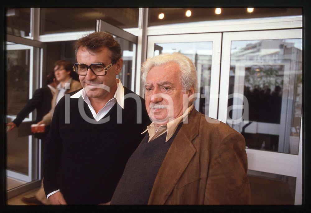 Fotografia d epoca originale 35mm vintage slide 1985 CANNES  Milos FORMAN e Jorge AMADO giurati Festival 1