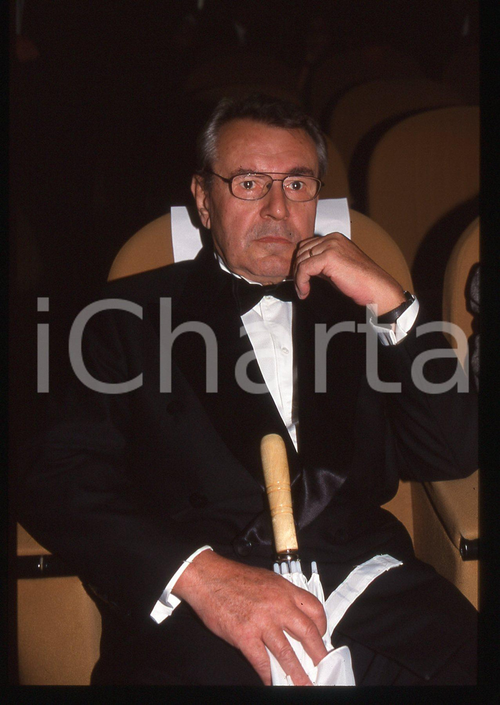 Fotografia d epoca originale 35mm vintage slide 2000ca COSTUME  Milos FORMAN Ritratto del regista in platea 1