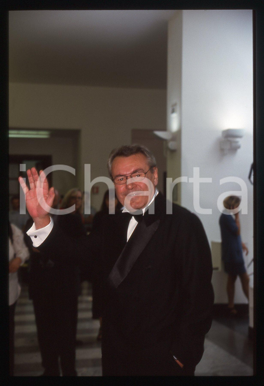 Fotografia d epoca originale 35mm vintage slide 2000ca COSTUME Milos FORMAN Il regista ad un evento 1