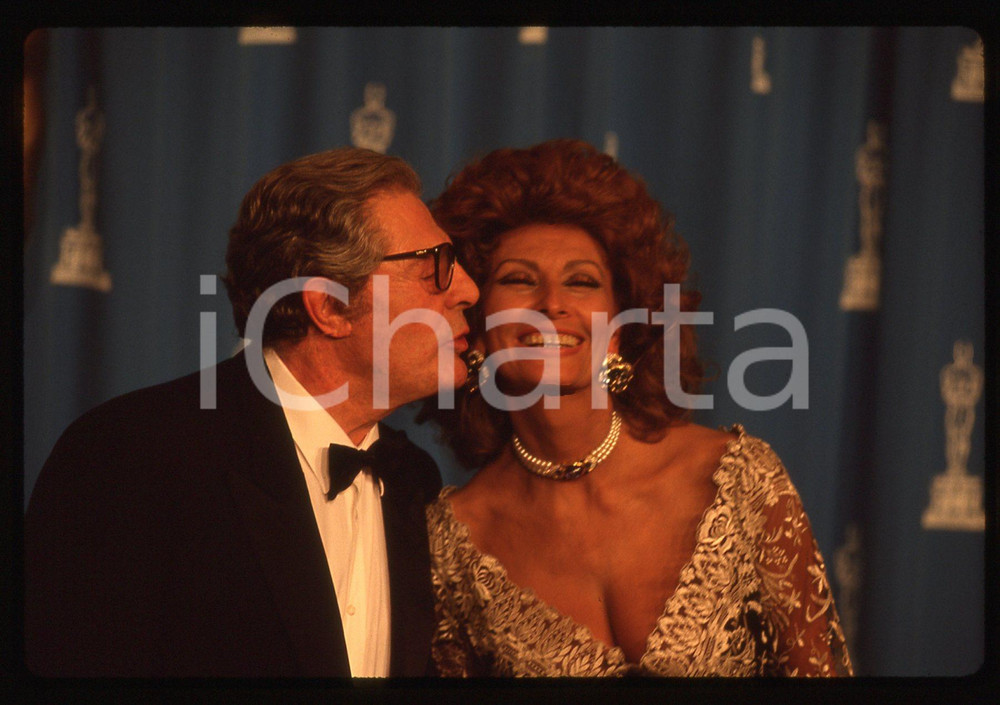 35mm vintage slide* 1993 ACADEMY AWARDS Marcello MASTROIANNI bacia Sophia LOREN