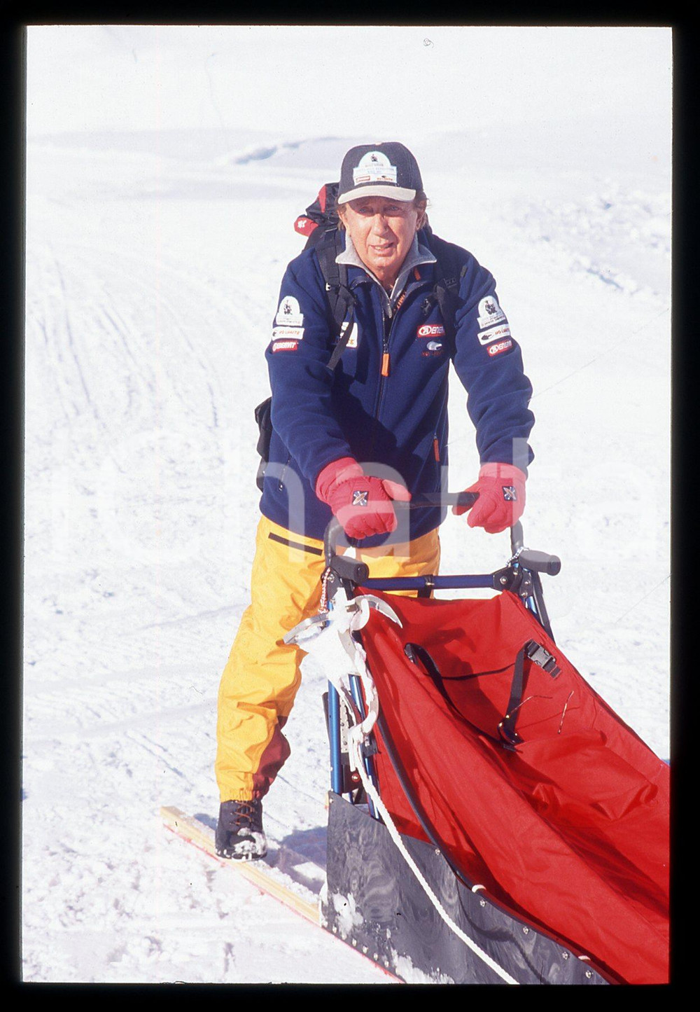 35mm vintage slide* 2001 CERVINIA Mike BONGIORNO prepara spedizione Polo Nord 2