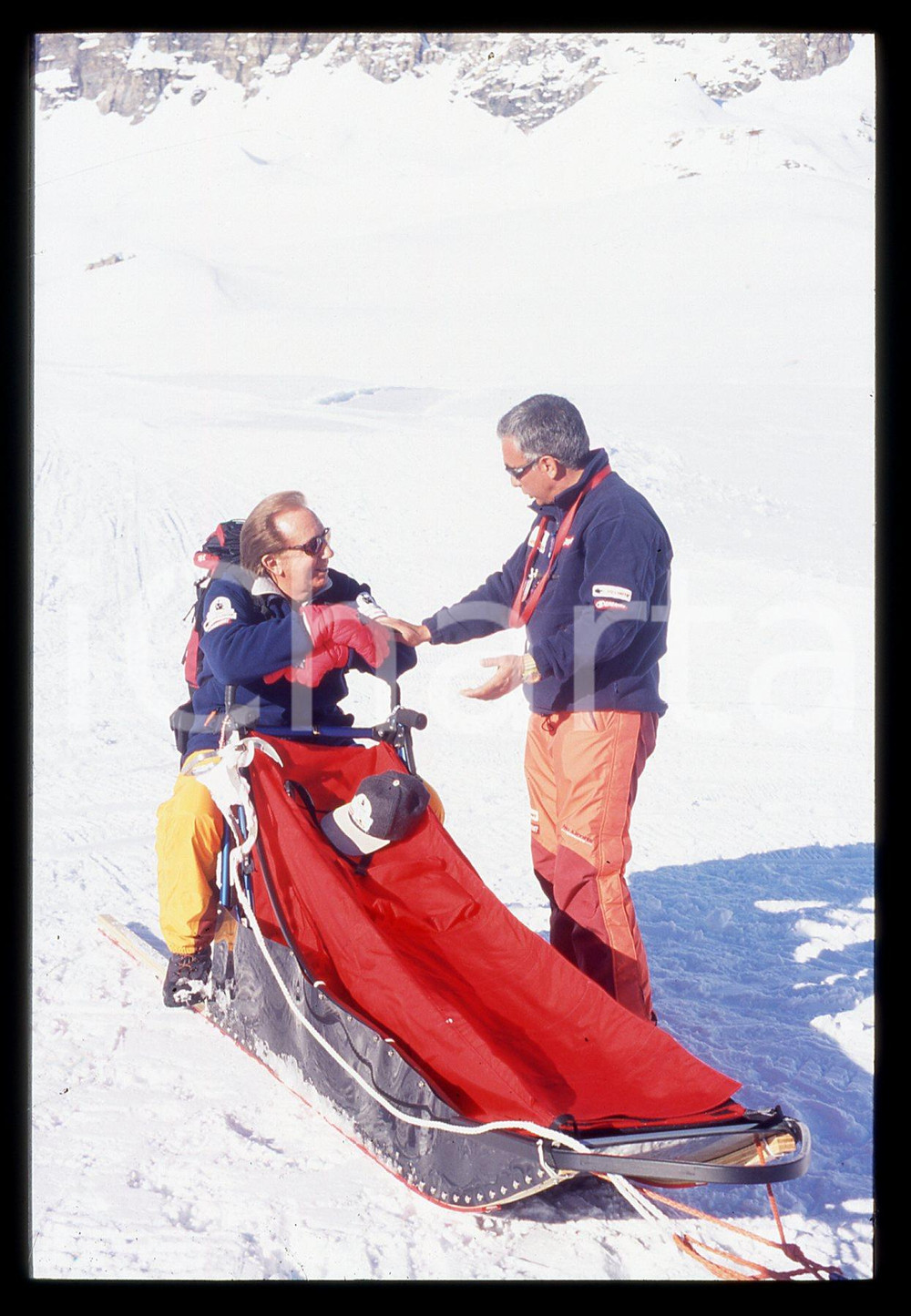 35mm vintage slide* 2001 CERVINIA - Mike BONGIORNO e Dodo PERRI al campo base