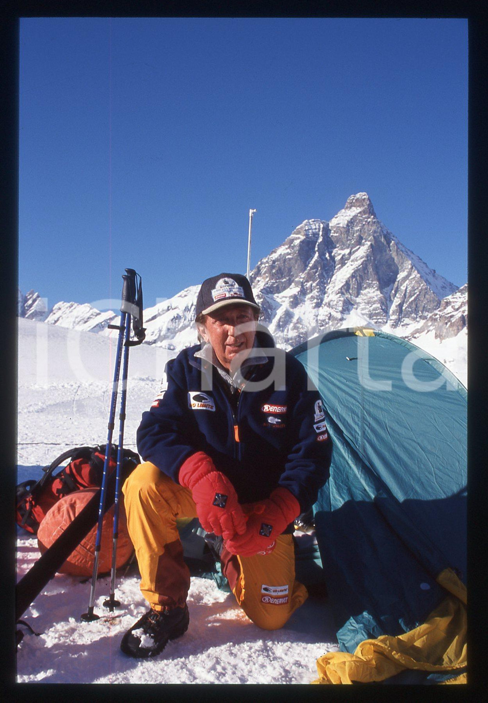 35mm vintage slide* 2001 CERVINIA Mike BONGIORNO prepara spedizione Polo Nord 20