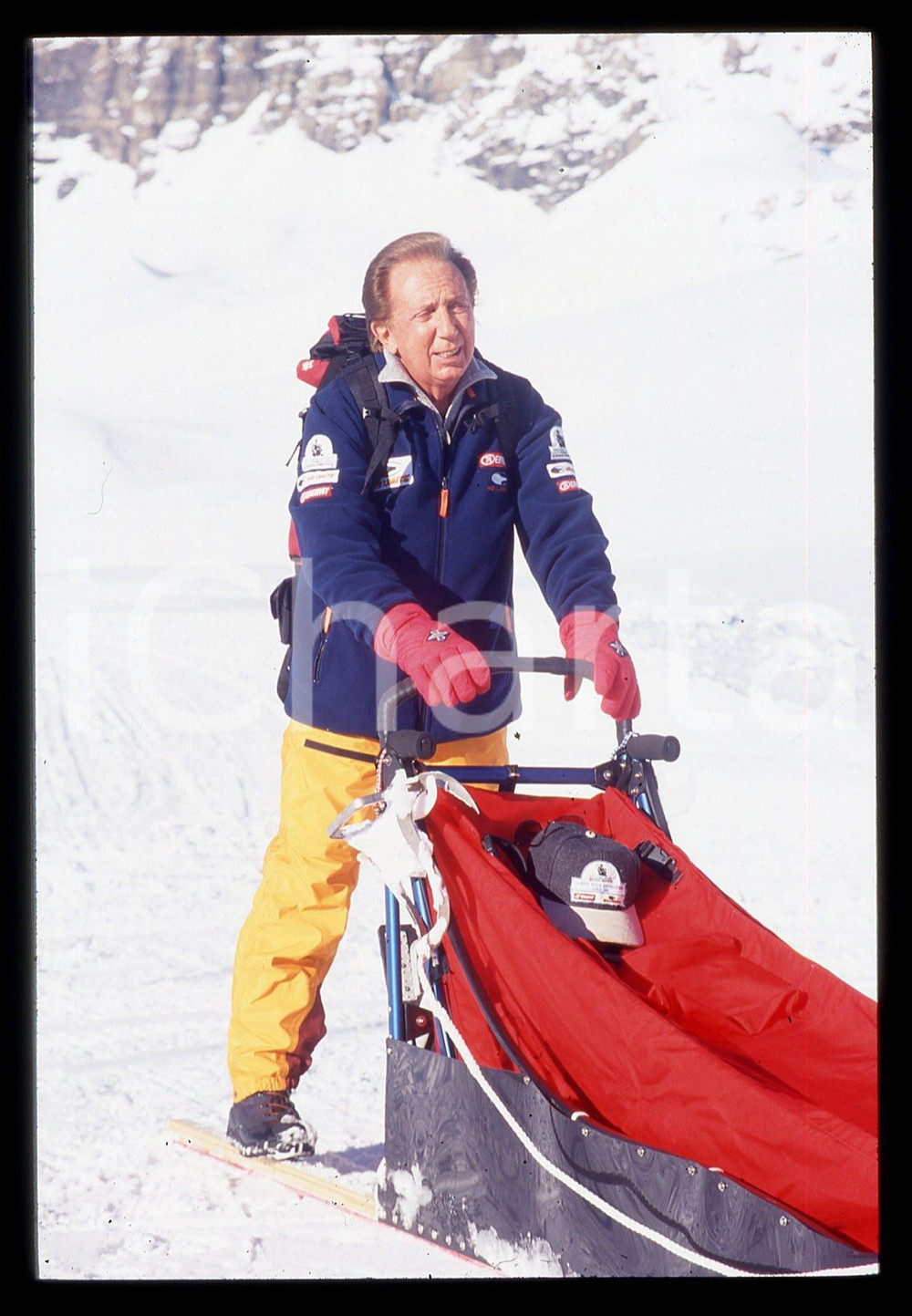 35mm vintage slide* 2001 CERVINIA Mike BONGIORNO prepara spedizione Polo Nord 35