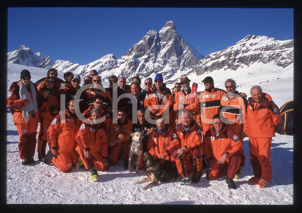 35mm vintage slide* 2001 CERVINIA Mike BONGIORNO e membri spedizione POLO NORD 8