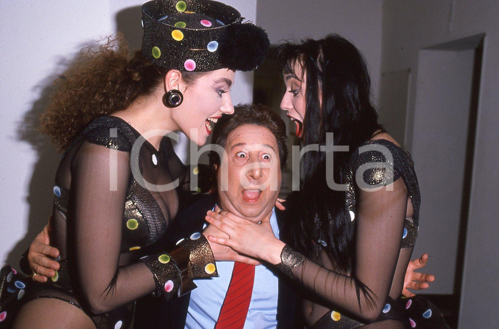 Fotografia d'epoca originale 35mm vintage slide* 1989 CANALE 5 Alvaro VITALI con le LITTORINE di ODIENS (2) 1