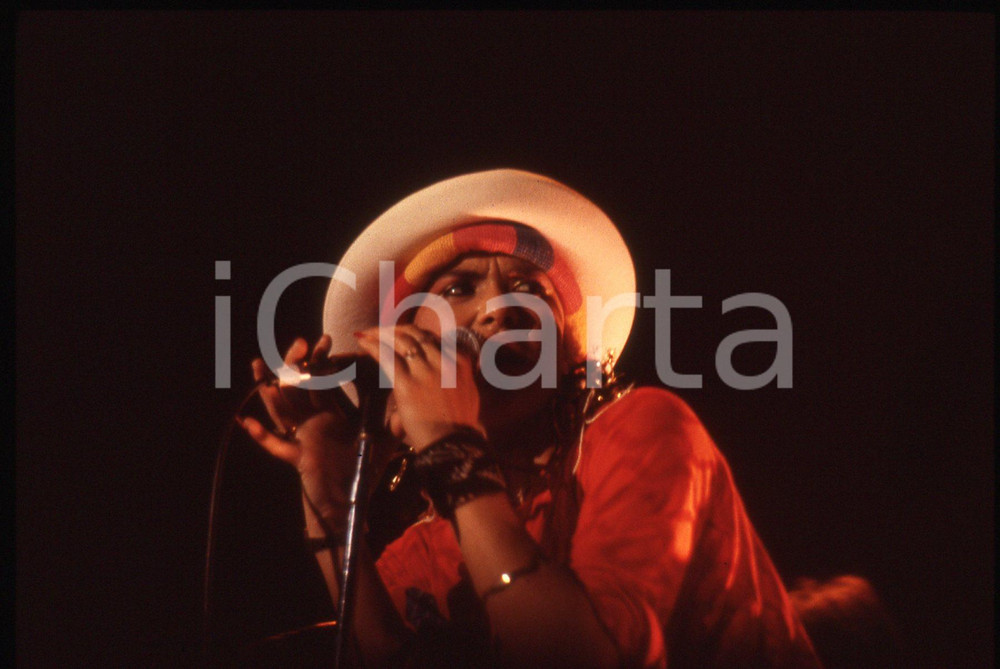 35mm vintage slide* 1982 MUSICA Annabella LWIN gruppo BOW WOW WOW in concerto *8