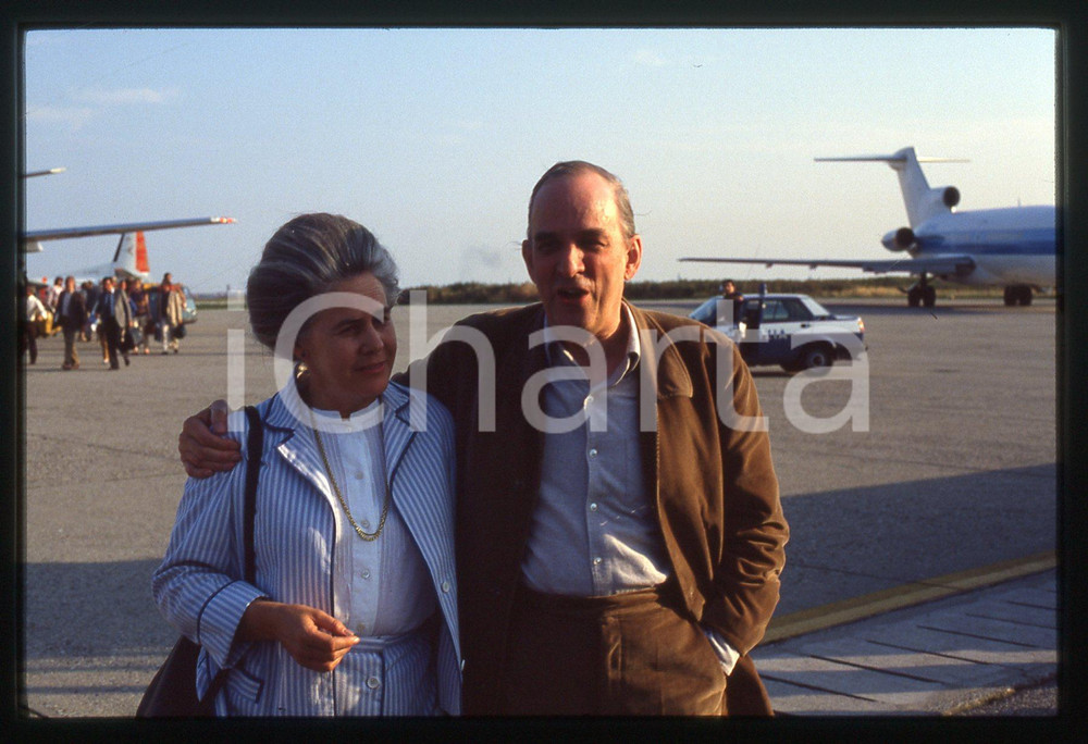Fotografia d epoca originale 35mm vintage slide 1983 VENEZIA Ingmar BERGMAN Ingrid VON ROSEN in aeroporto 4 1