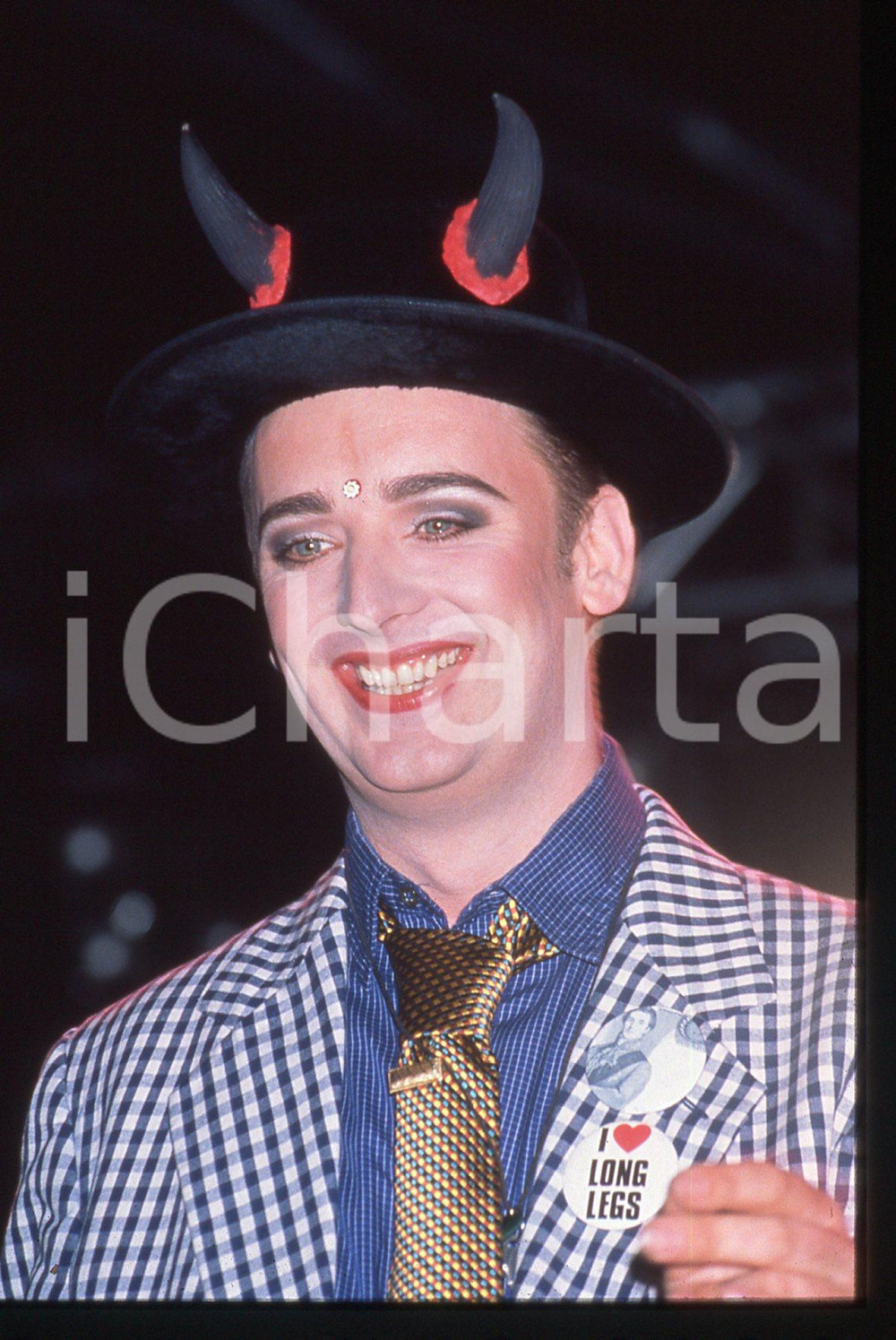 Fotografia d epoca originale 35mm vintage slide 1993 MUSICA Boy GEORGE I love long legs ritratto 1