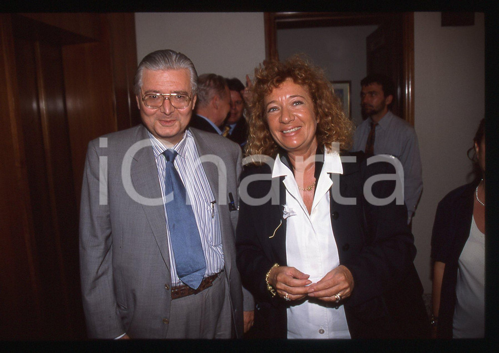 Fotografia d'epoca originale 35mm vintage slide* 1998 MILANO CARIPLO Giuseppe DI BELLA Cristiana MUSCARDINI 1