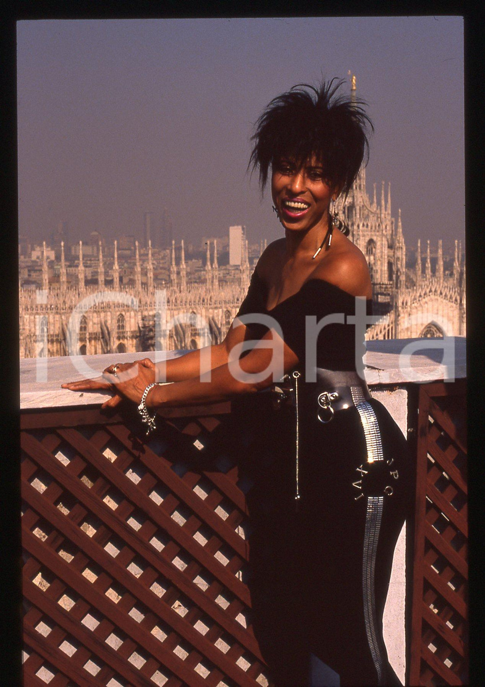 35mm vintage slide* 1990ca MILANO Terrazza MARTINI Nona HENDRYX Ritratto (10)