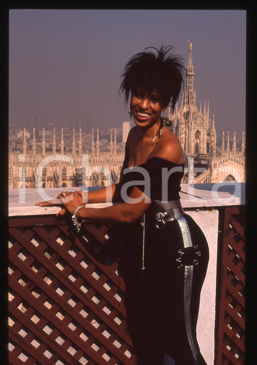35mm vintage slide* 1990ca MILANO Terrazza MARTINI Nona HENDRYX Ritratto (16)