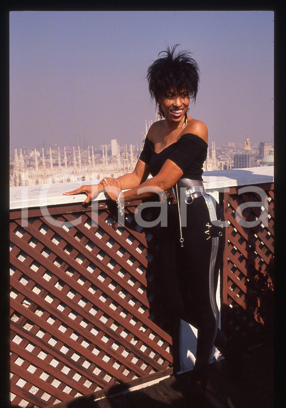 35mm vintage slide* 1990ca MILANO Terrazza MARTINI Nona HENDRYX Ritratto (25)