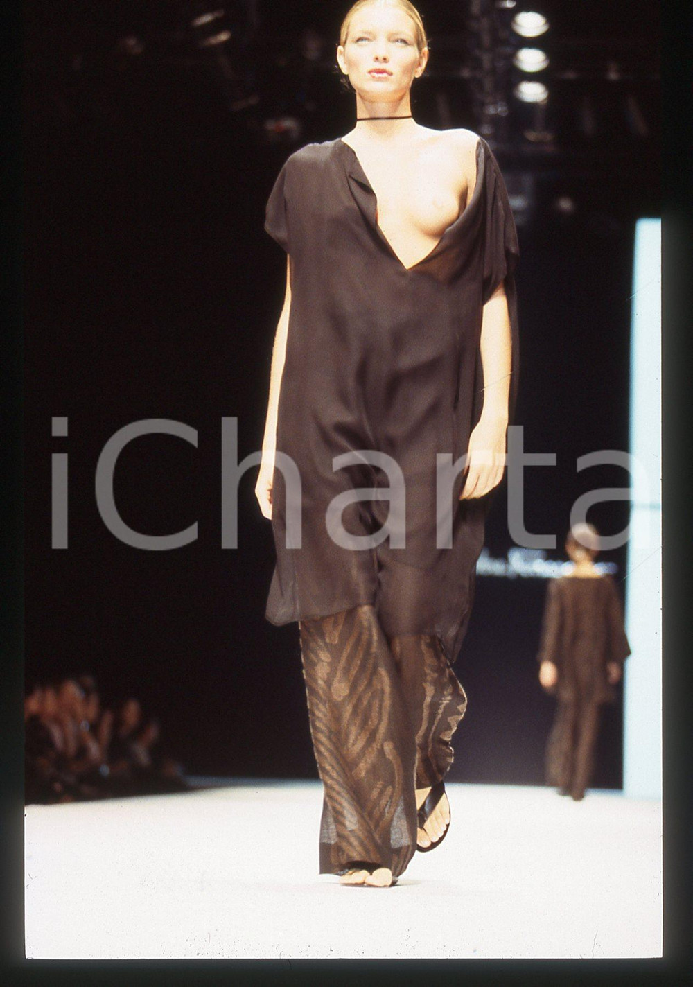 35mm vintage slide* 1998 MODA Esther CANADAS sfila per SALVATORE FERRAGAMO *2