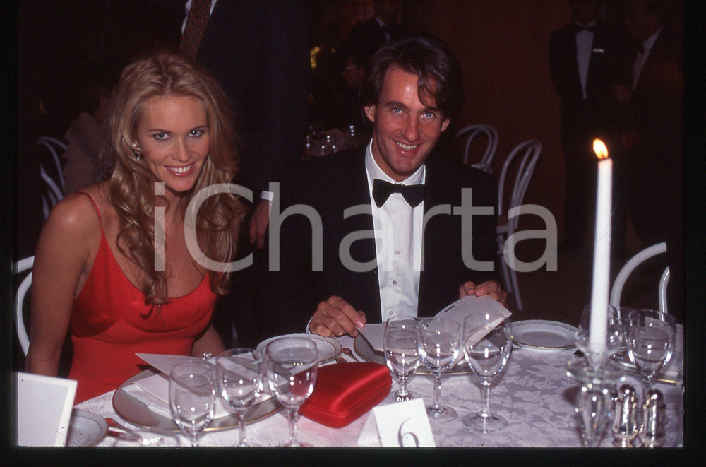 35mm vintage slide* 1995ca MODA Elle MACPHERSON e Tim JEFFRIES ad un evento *6
