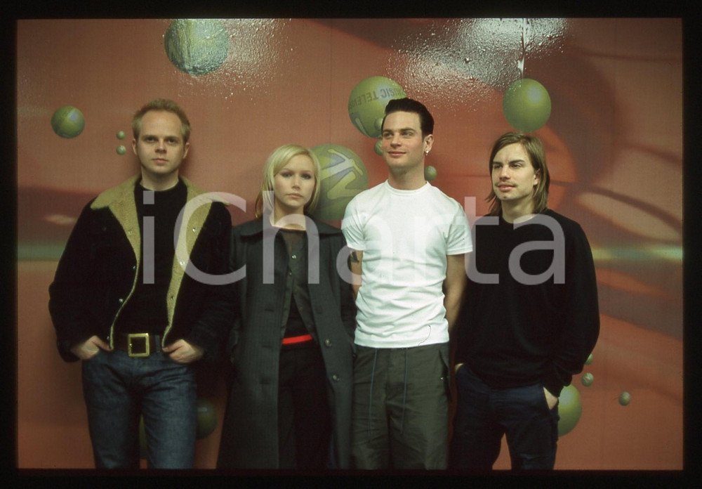 Fotografia d epoca originale 35mm vintage slide 1998 MTV Music Television THE CARDIGANS Ritratto gruppo 1