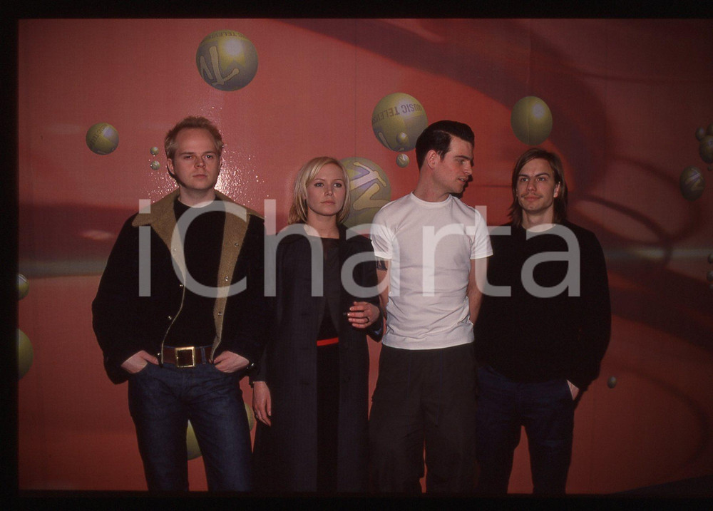 Fotografia d epoca originale 35mm vintage slide 1998 MTV THE CARDIGANS Bengt LAGERBERG Nina PERSSON 1