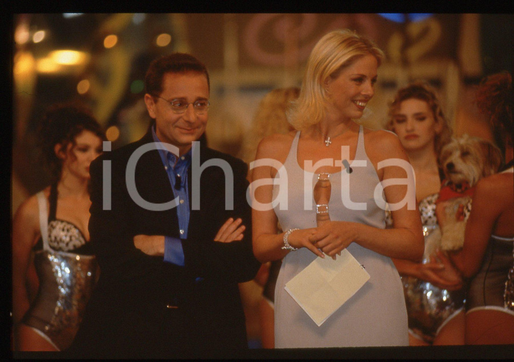 35mm vintage slide* 1996 CANALE 5 Paolo BONOLIS e Ela WEBER a TIRA & MOLLA (2)