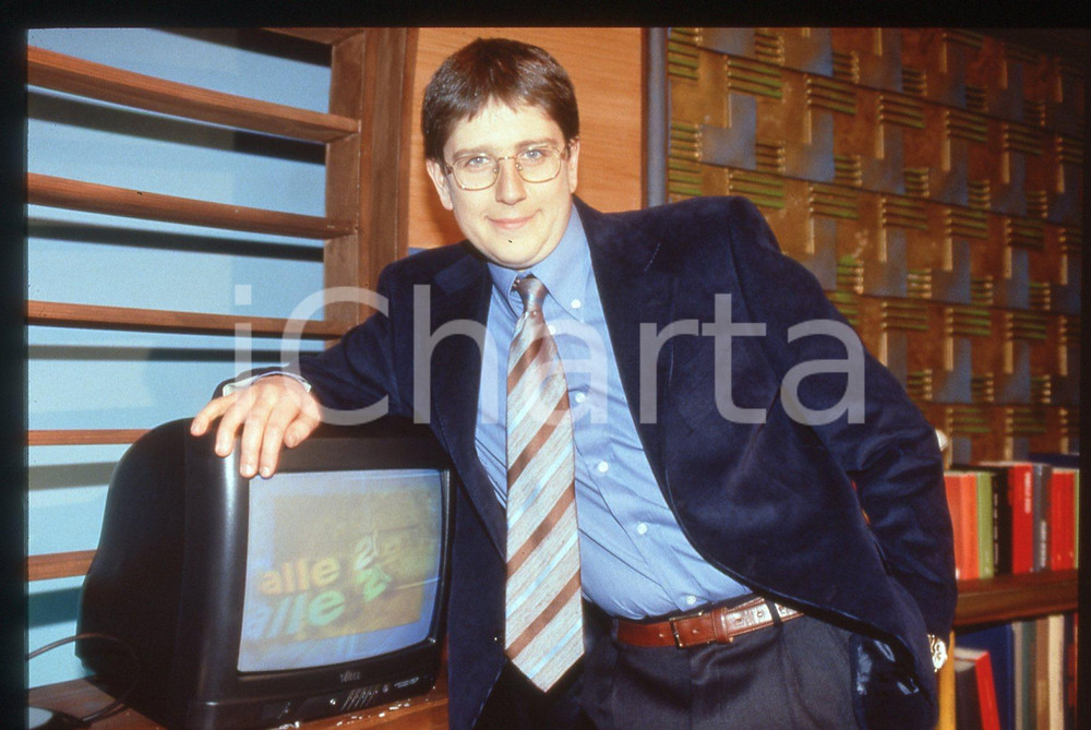 35mm vintage slide* 1998 RAI 3 Mario GIORDANO conduce DALLE VENTI ALLE VENTI (2)