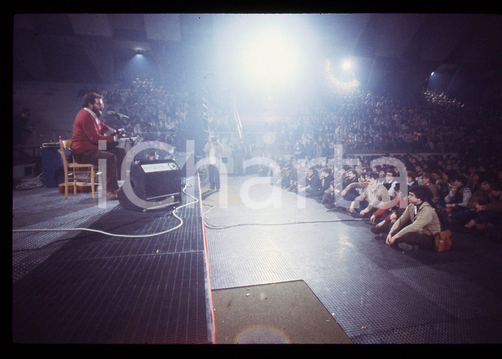 Fotografia d epoca originale 35mm vintage slide 1979 Film I GIORNI CANTATI Paolo PIETRANGELI in una scena 4 1
