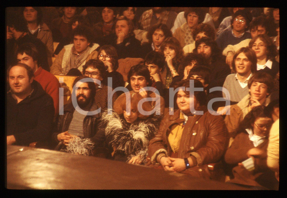 Fotografia d epoca originale 35mm vintage slide 1979 Cinema I GIORNI CANTATI Regia Paolo PIETRANGELI  Scena 1