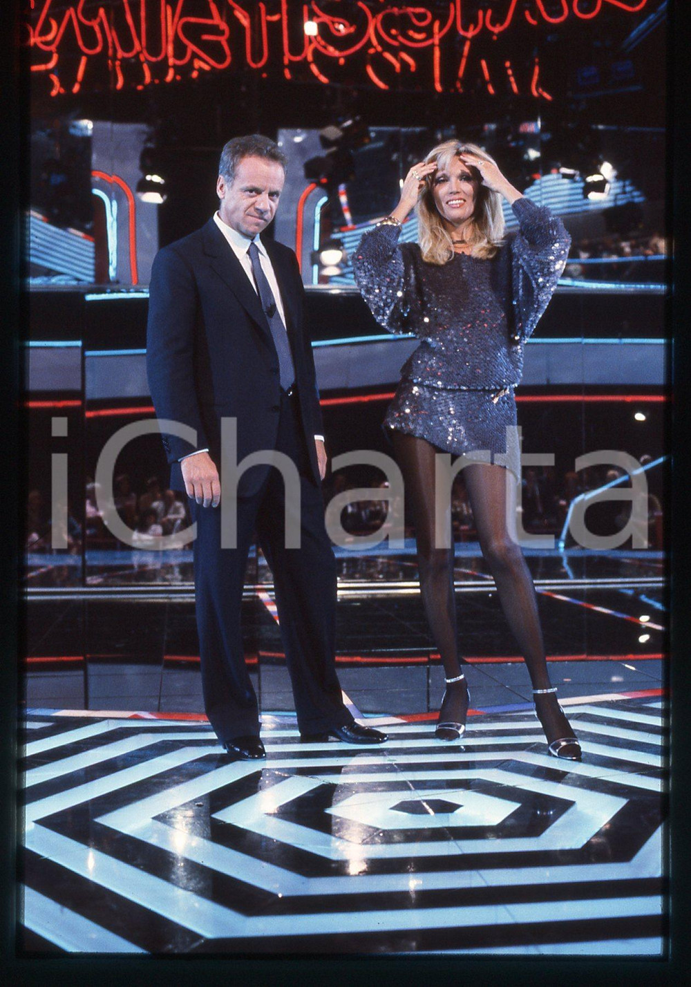 35mm vintage slide* 1985ca CANALE 5 Amanda LEAR e Johnny DORELLI a PREMIATISSIMA