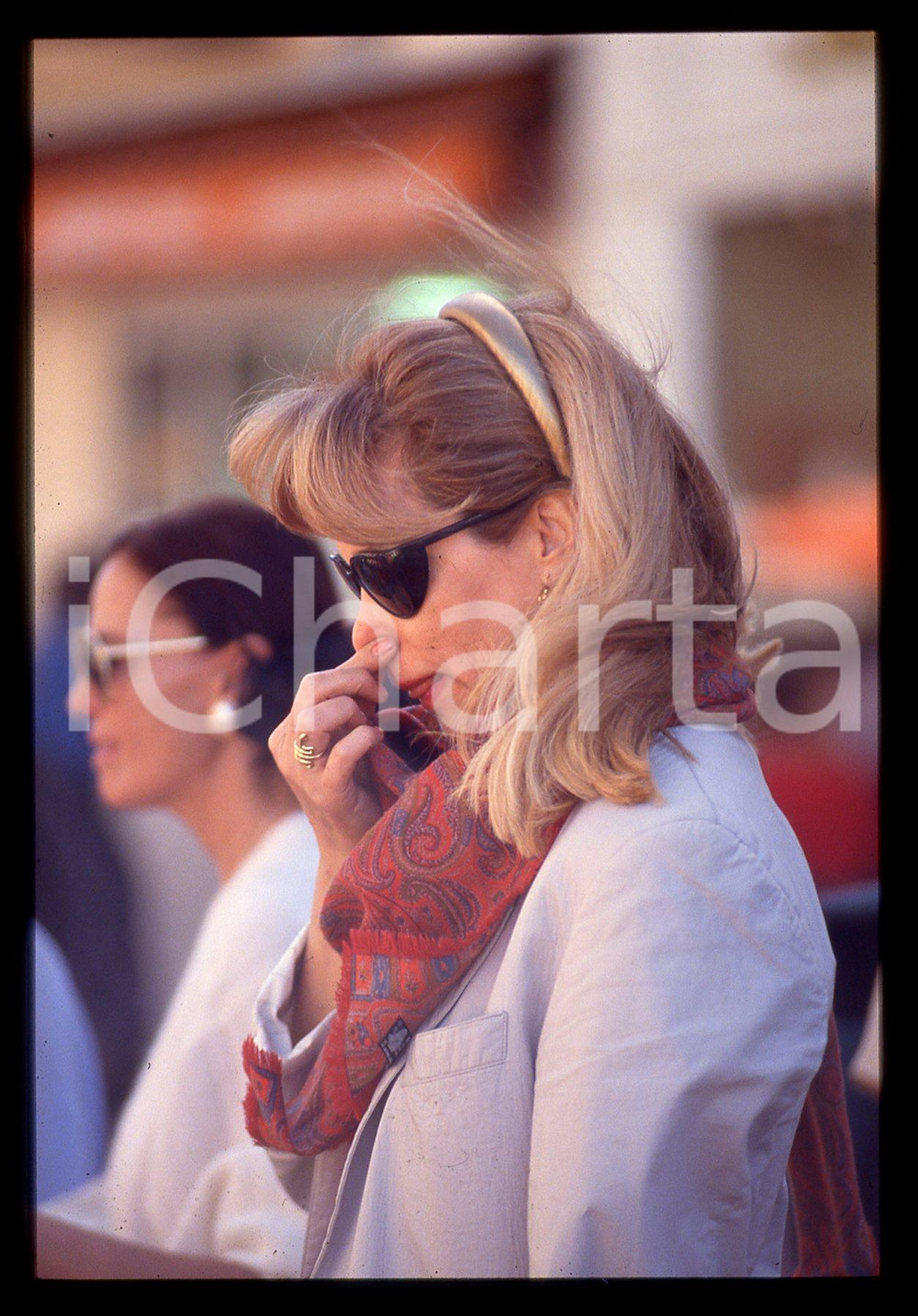 35mm vintage slide* 1990ca PROVENZA Amanda LEAR paparazzata al mercato (9)