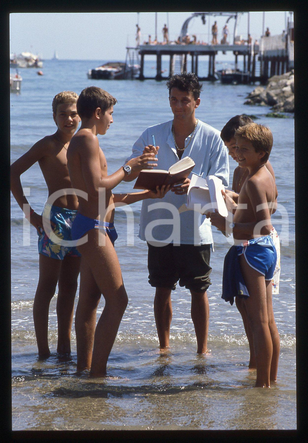 35mm vintage slide* 1985ca ITALIA CINEMA Nik NOVECENTO firma autografi al mare