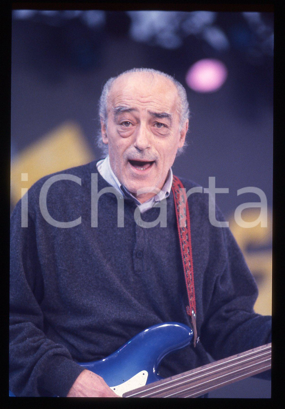 35mm vintage slide* 1990ca TOSCANA Novello NOVELLI ritratto alla chitarra