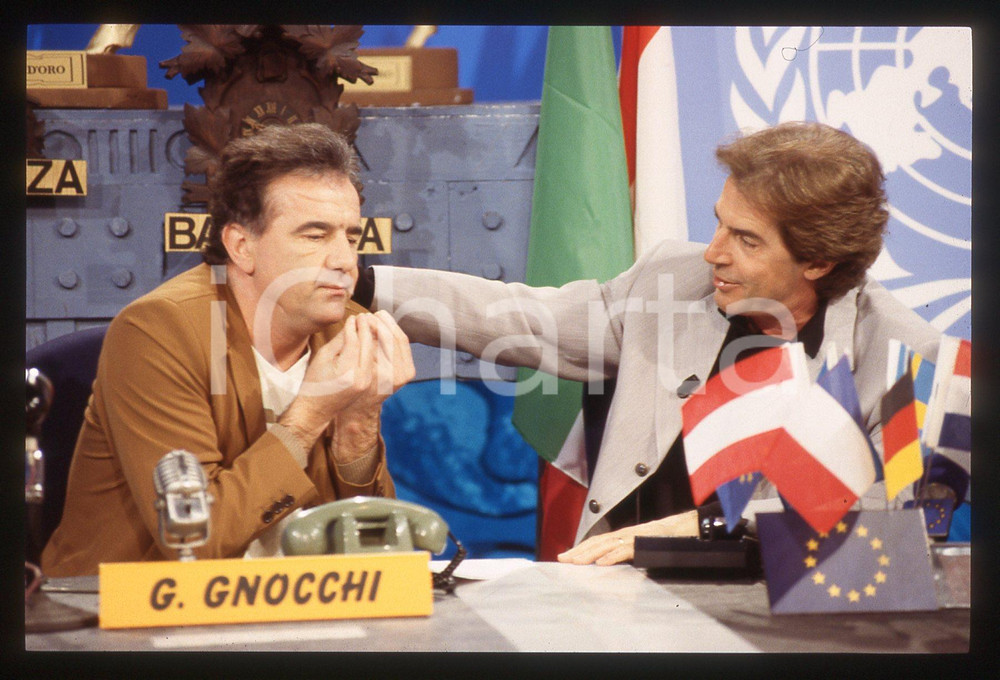 35mm vintage slide* 1998 Tullio SOLENGHI e Gene GNOCCHI a STRISCIA LA NOTIZIA