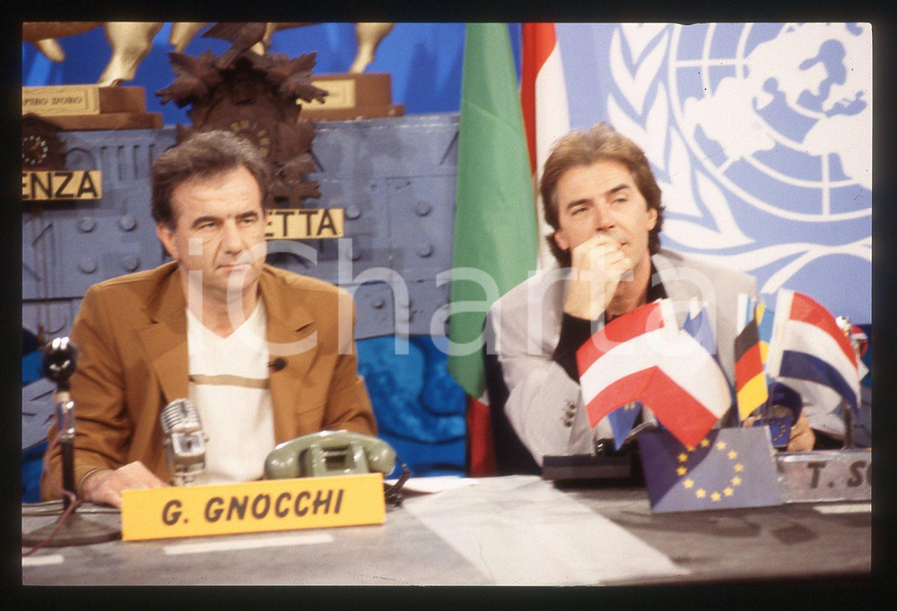 35mm vintage slide* 1998 Tullio SOLENGHI e Gene GNOCCHI a STRISCIA LA NOTIZIA *3