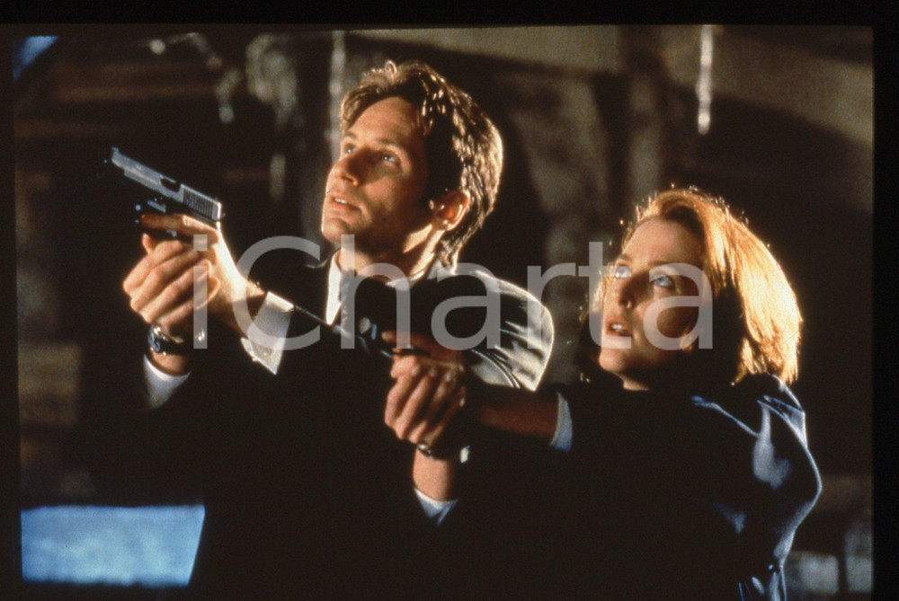 35mm vintage slide* 1998 X-FILES David DUCHOVNY Gillian ANDERSON in una scena