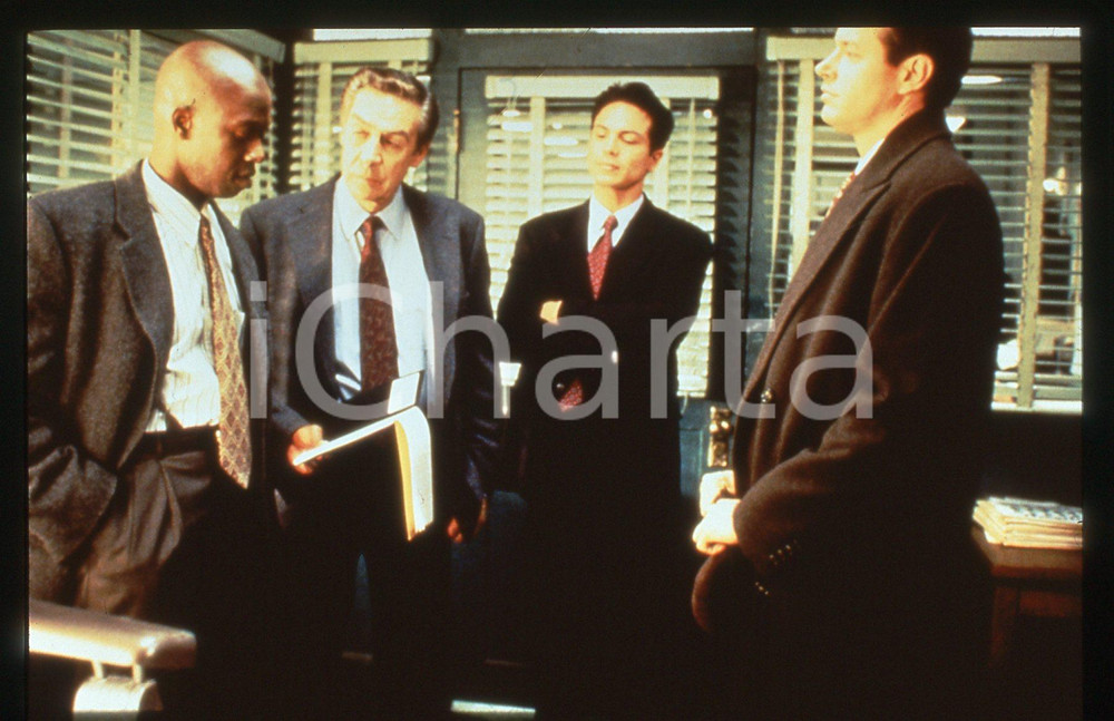 35mm vintage slide* 1995ca LAW & ORDER Jerry ORBACH Benjamin BRATT in una scena