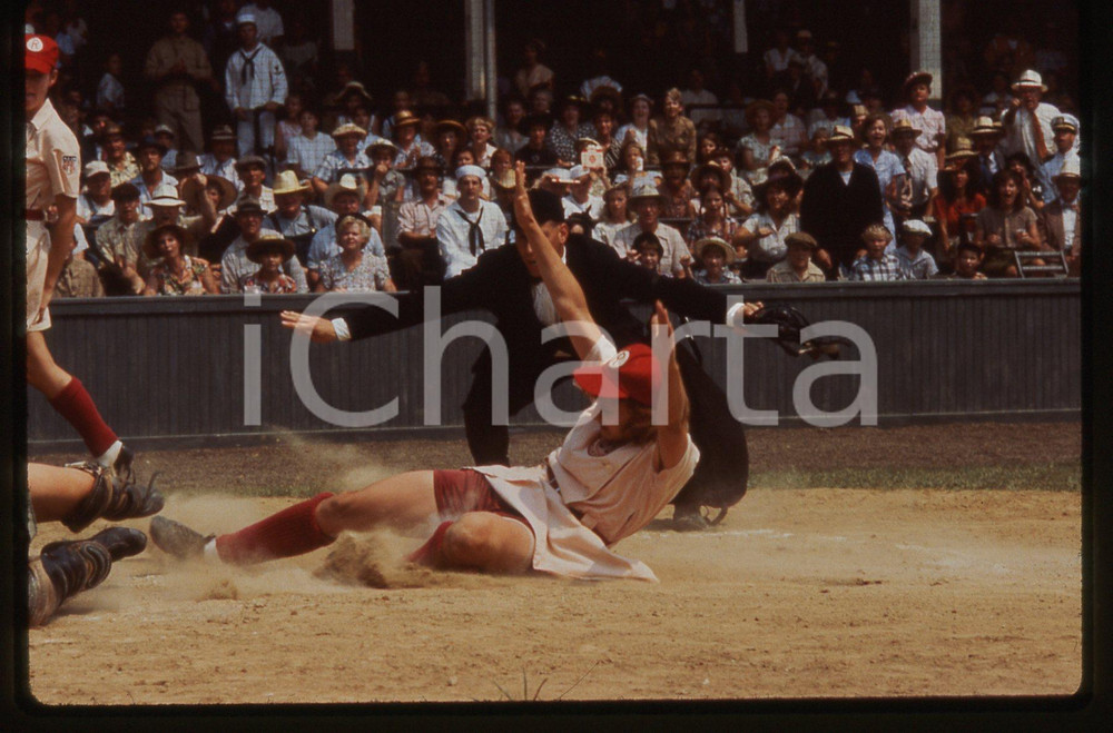 35mm vintage slide* 1992 A LEAGUE OF THEIR OWN Lori PETTY in una scena