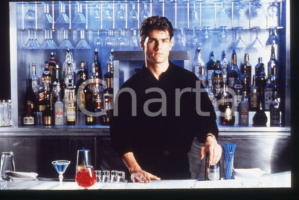 35mm vintage slide* 1988 COCKTAIL Tom CRUISE in una scena del film
