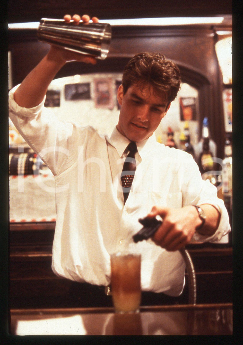 35mm vintage slide* 1988 COCKTAIL Tom CRUISE in una scena del film (5)