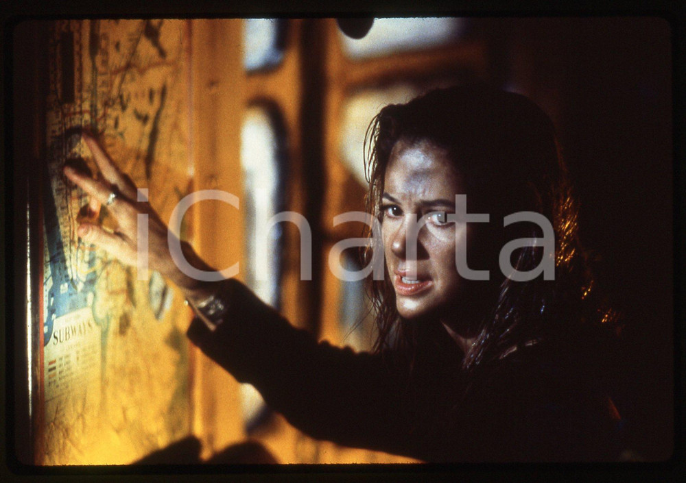 35mm vintage slide* 1997 MIMIC Mira SORVINO in una scena del film