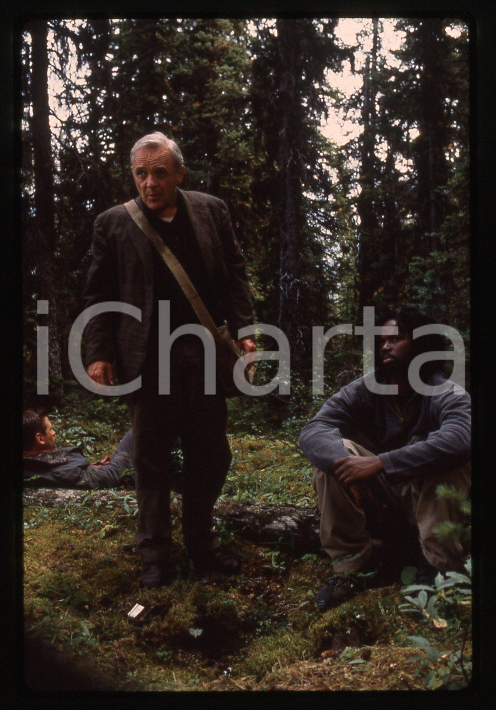 35mm vintage slide* 1997 THE EDGE Anthony HOPKINS in una scena del film (2)