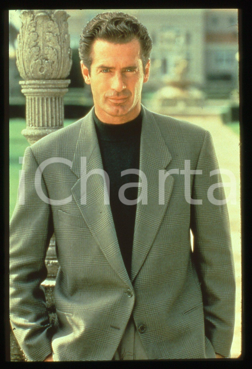 35mm vintage slide* 1994 POINTMAN Jack SCALIA in una scena della serie tv (2)
