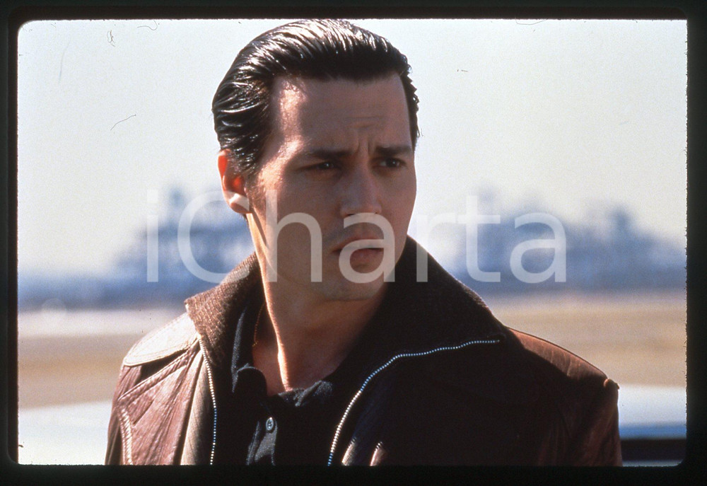 Fotografia d epoca originale 35mm vintage slide 1997 DONNIE BRASCO Johnny DEPP in una scena del film 2 1