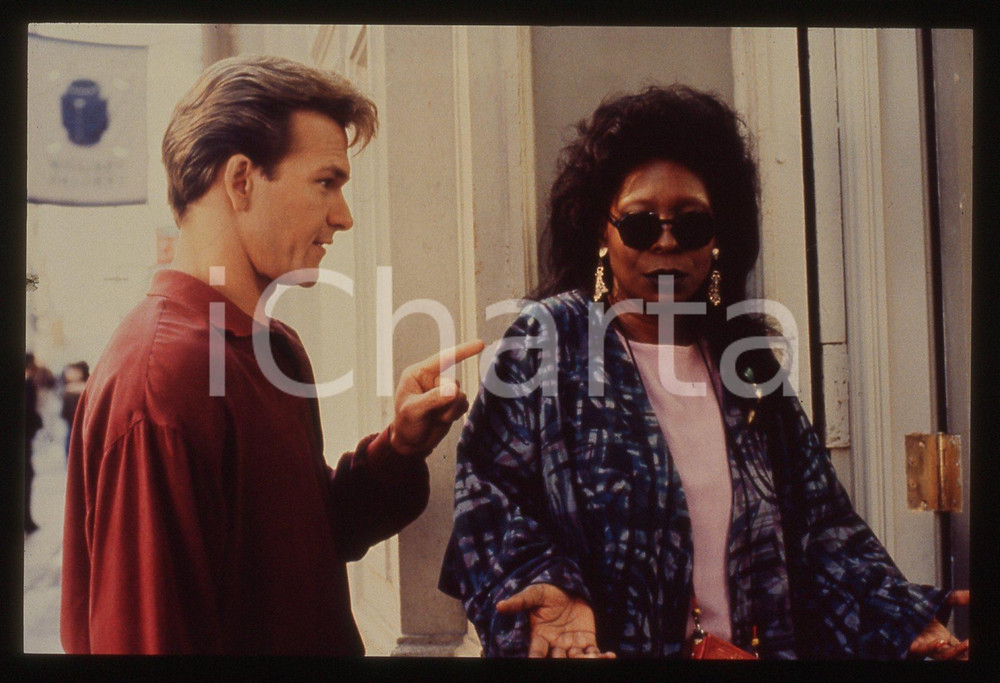 Fotografia d epoca originale 35mm vintage slide 1990 GHOST Patrick SWAYZE e Whoopi GOLDBERG in una scena 1