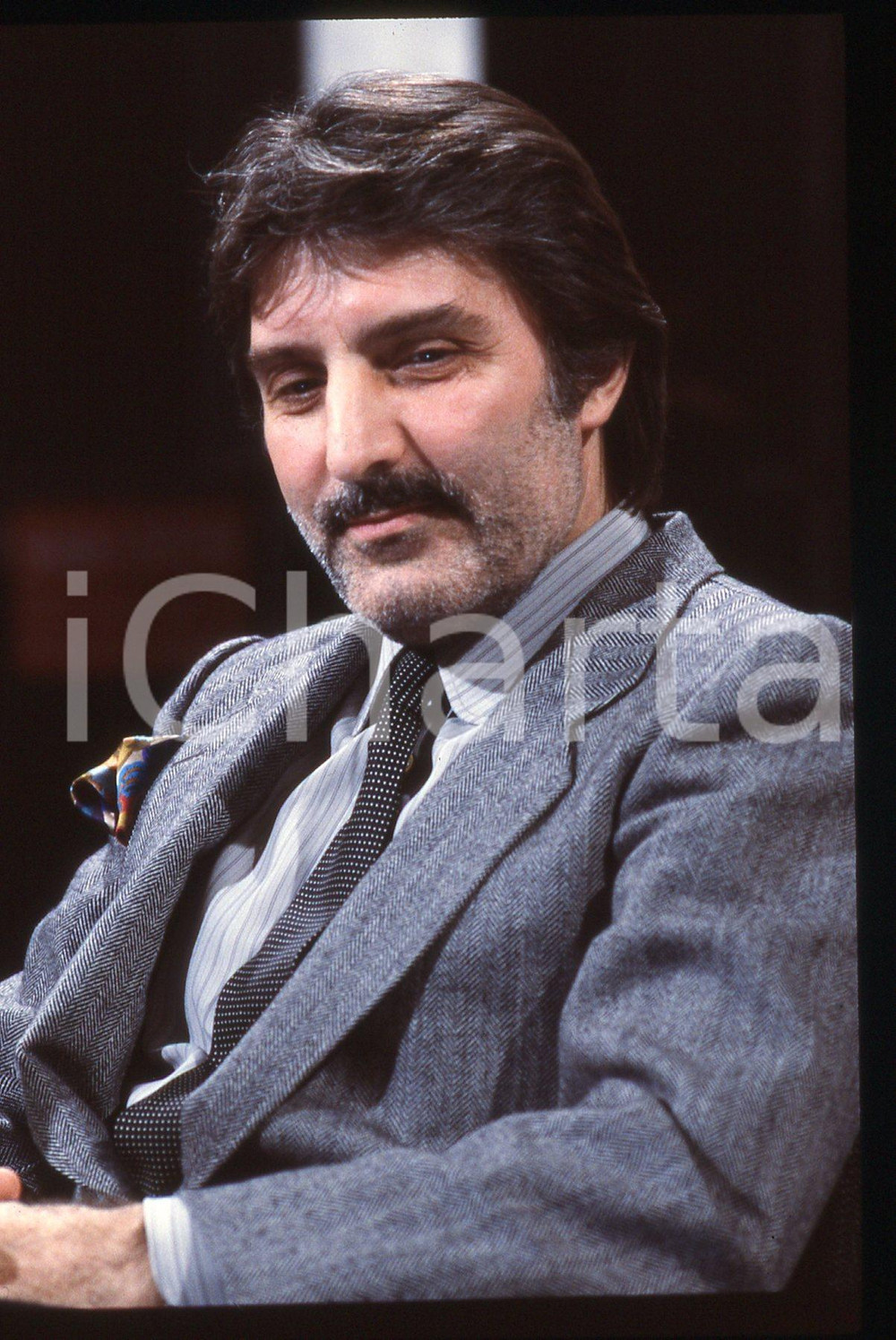 Fotografia d epoca originale 35mm vintage slide 1983 RAI 2 Emanuel UNGARO ospite al programma BLITZ 2 1