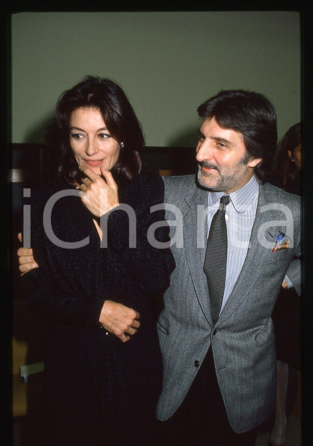 35mm vintage slide* 1983 RAI 2 Emanuel UNGARO e Anouk AIMEE al programma BLITZ