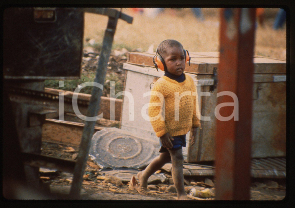 35mm vintage slide* 1988 POWAQQATSI di Godfrey REGGIO Scena del documentario *10