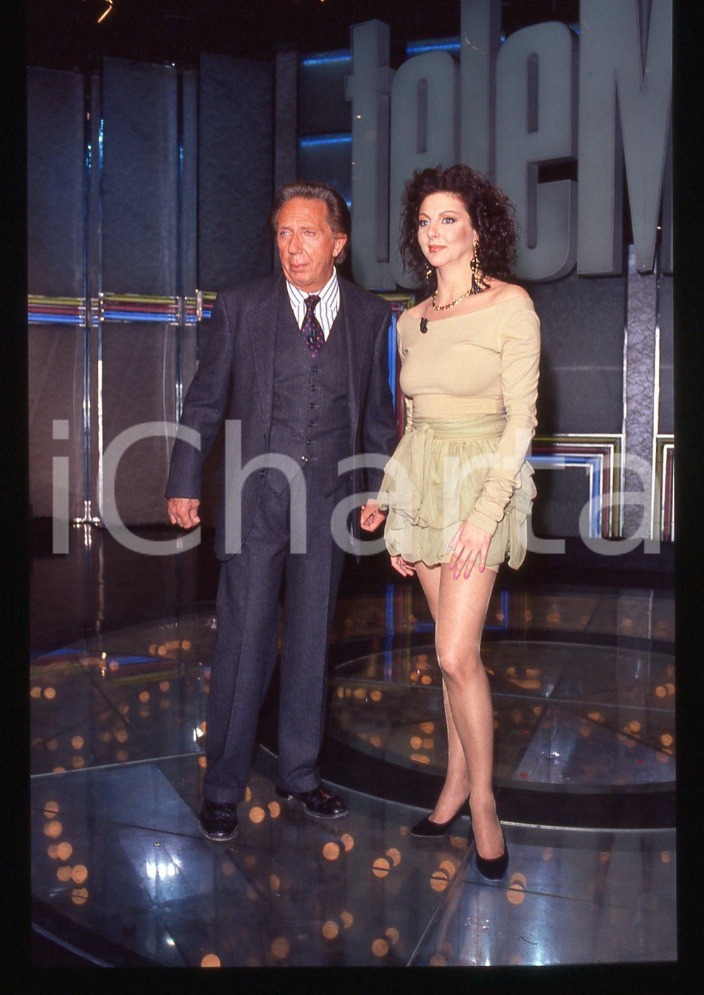 35mm vintage slide* 1991 TELEMIKE Mike BONGIORNO e Pierangela VALLERINO (2)