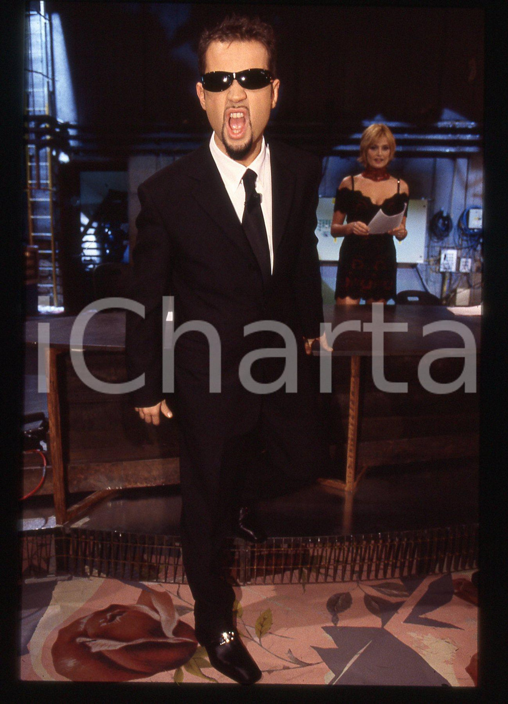 35mm vintage slide* 1998 ITALIA 1 Fabio VOLO e Simona VENTURA a LE IENE (3)