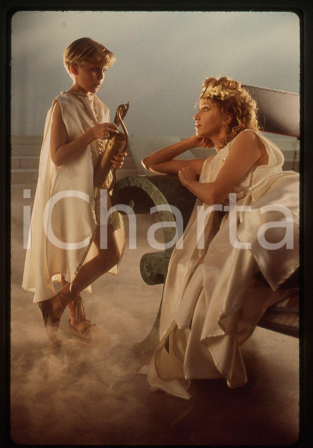 Fotografia d epoca originale 35mm vintage slide 1997 LOVESTRUCK Suzanne SOMERS e Tyler NOYES nel film tv 2 1