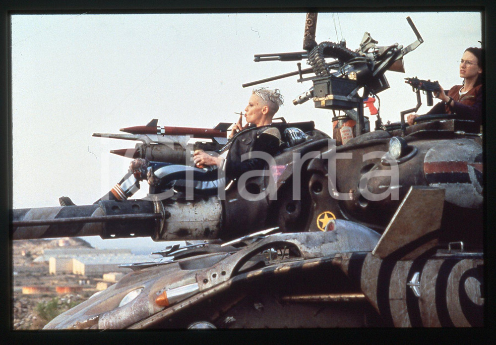 35mm vintage slide* 1995 TANK GIRL Lori PETTY Naomi WATTS in una scena del film