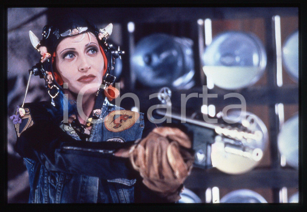 35mm vintage slide* 1995 TANK GIRL Lori PETTY in una scena del film