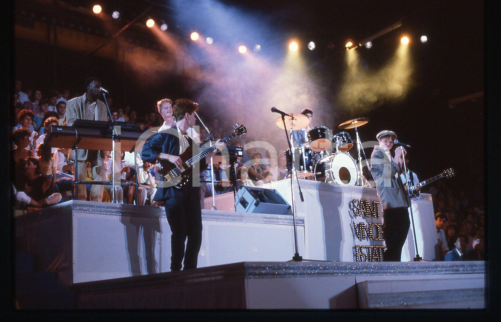 35mm vintage slide* 1985 SAINT VINCENT Mick HUCKNALL e SIMPLY RED in concerto *9